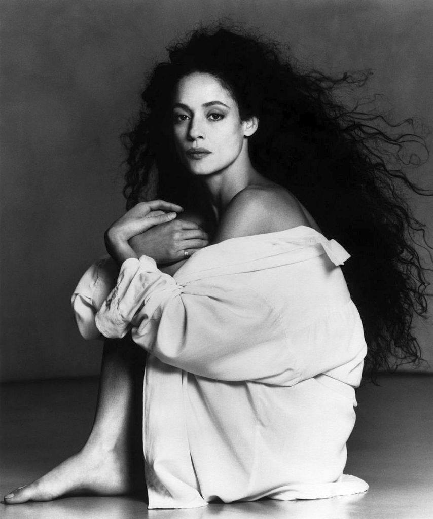 Happy Birthday to Sonia Braga who turns 69 today! 