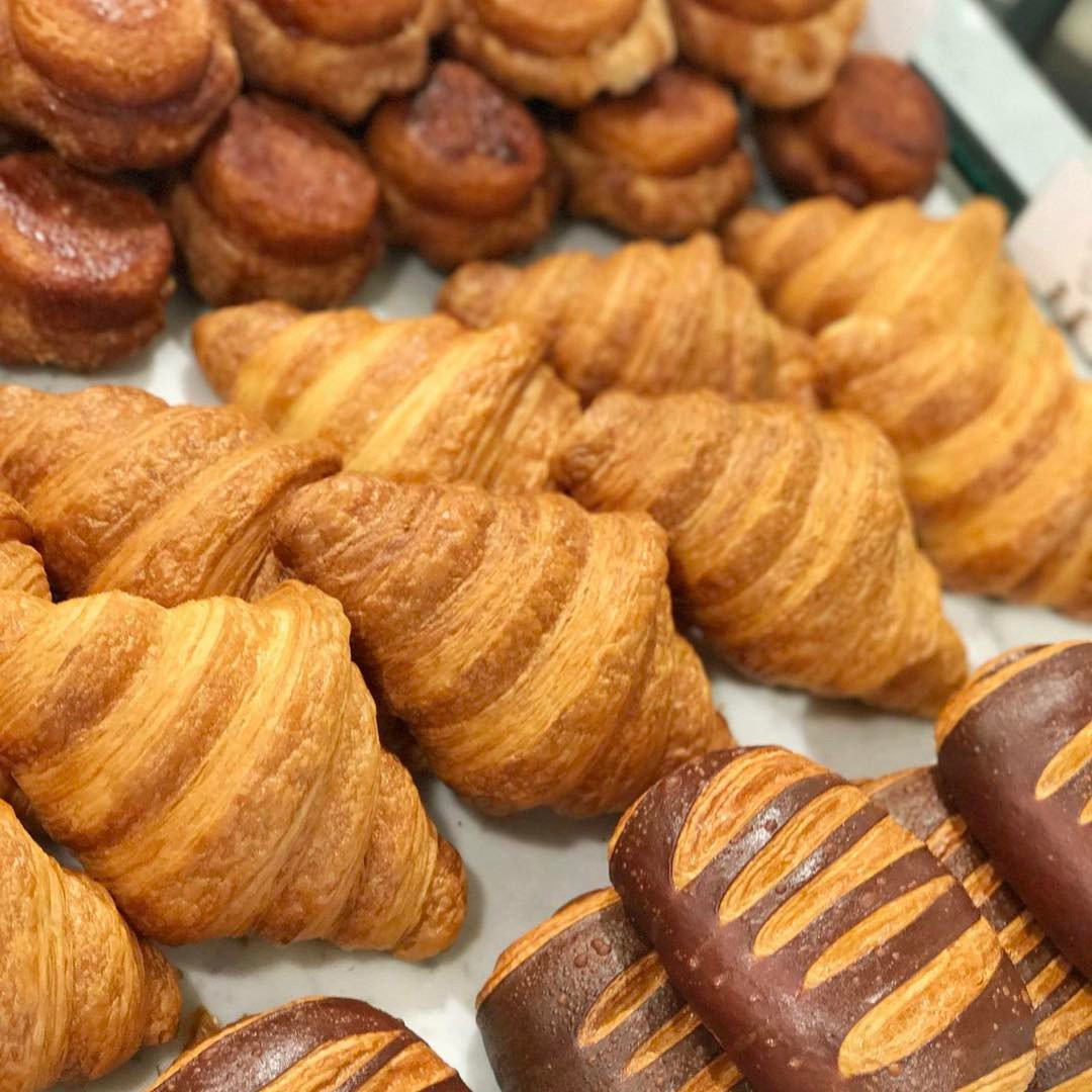 Beautiful viennoiserie just out of the oven and all lined up at #DABLondon. 🥐