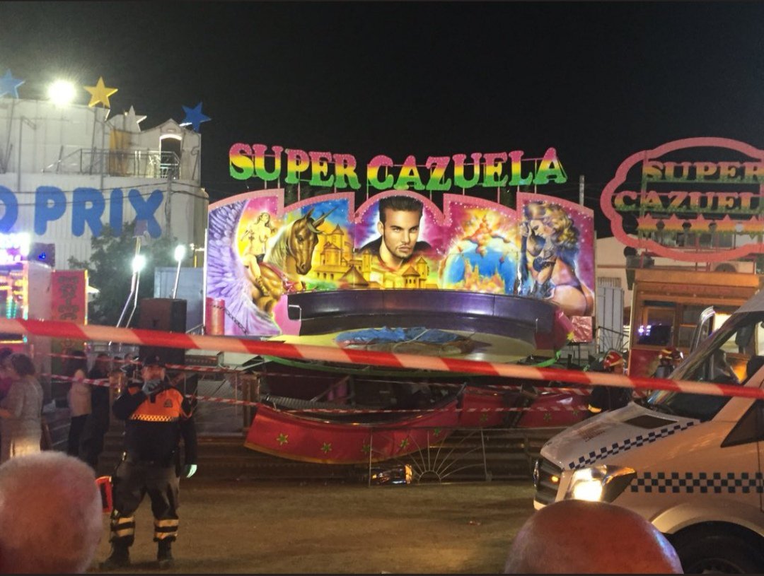EmergenciasSev's tweet image. Deseamos pronta recuperación a los 28 atendidos esta noche en el accidente de una atracción en la Feria de la Rinconada #LaJira. 
Rápida respuesta de #Epes061  #DCCU @GuardiaCivil #Bomberos #PolicíaLocal  #ProtecciónCivil @LaRinconada_Web #ProteccionCivil @Ayto_Sevilla
#StopBulos
