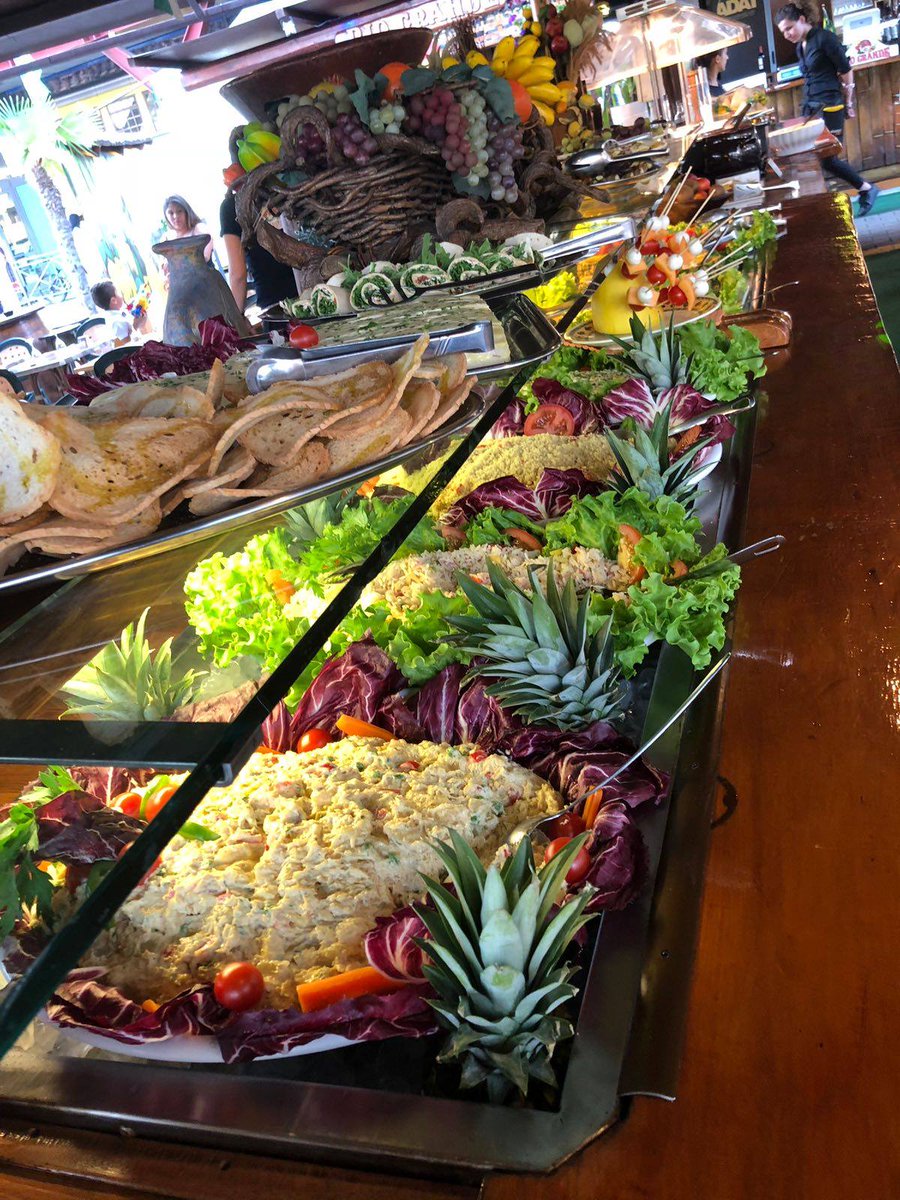 RioGrandeRistor's tweet photo. Al RIO GRANDE FIRENZE, offriamo il Gran Buffet non solo per Natale, ma l'offriamo OGNI GIORNO con il MENU RODIZIO! Bontà 💯! 🌴☀️⛱️ Goditi questo weekend e prenota una serata da noi al RIO GRANDE FIRENZE: https://t.co/5NqWpwqd1u. MUSICA DAL VIVO STASERA ALLE 21.30! 🎉🥁🇧🇷 https://t.co/3i0wWFVTLk