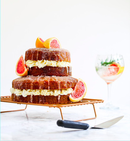 Gin and tonic... it's a classic... why not put it in a cake?! Celebrate #WorldGinDay by not just drinking it, but eating it! @Petersidwell @KitchenCraft #gin #tonic #cake #masterclass #tasty #sweet #sliceofcake #celebrate