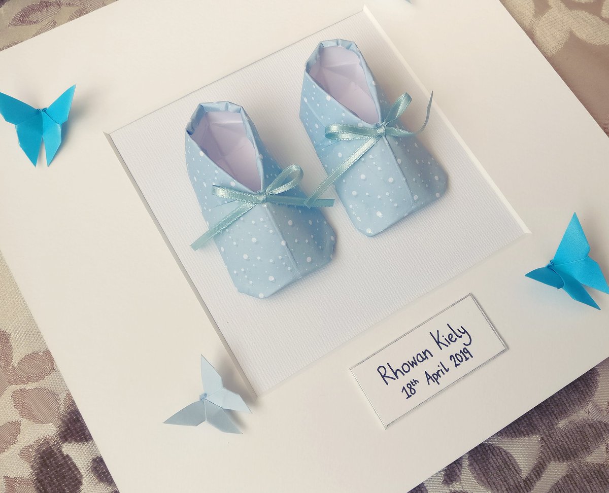 JulieIrisDesign's tweet photo. Baby shoes frame I made last month, with butterflies and bows! 👶
#babygift #origami #papercraft #newbornboy #babyboy #etsy #etsyshop https://t.co/lIgOSWKWdi