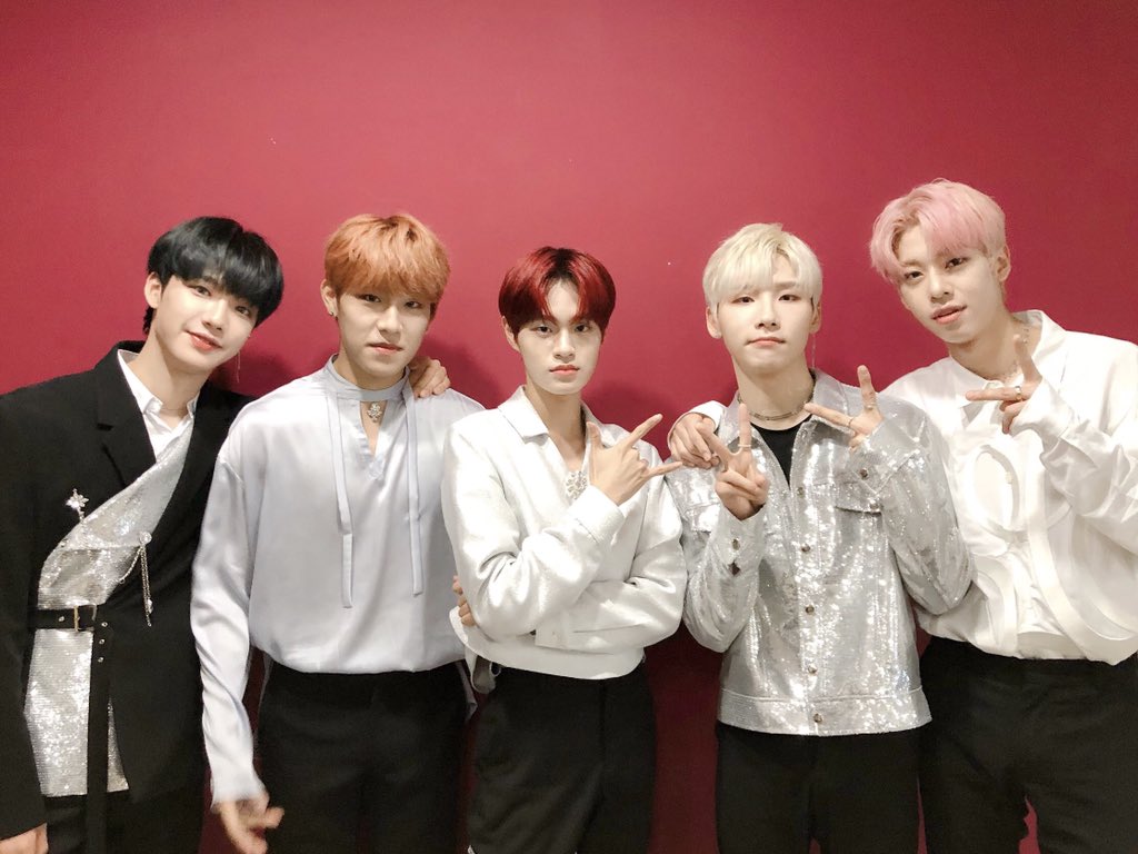 AB6IX's tweet photo. 오늘도 AB6IX를 찬란하게 빛내준 ABNEW 🤩 언제나 마음으로 보내주는 응원에 감동했어요 👍

#AB6IX #BREATHE #B_COMPLETE #에이비식스 #임영민 #전웅 #김동현 #박우진 #이대휘 #브랜뉴뮤직 #BRANDNEWMUSIC https://t.co/N6Sm9h7fbS