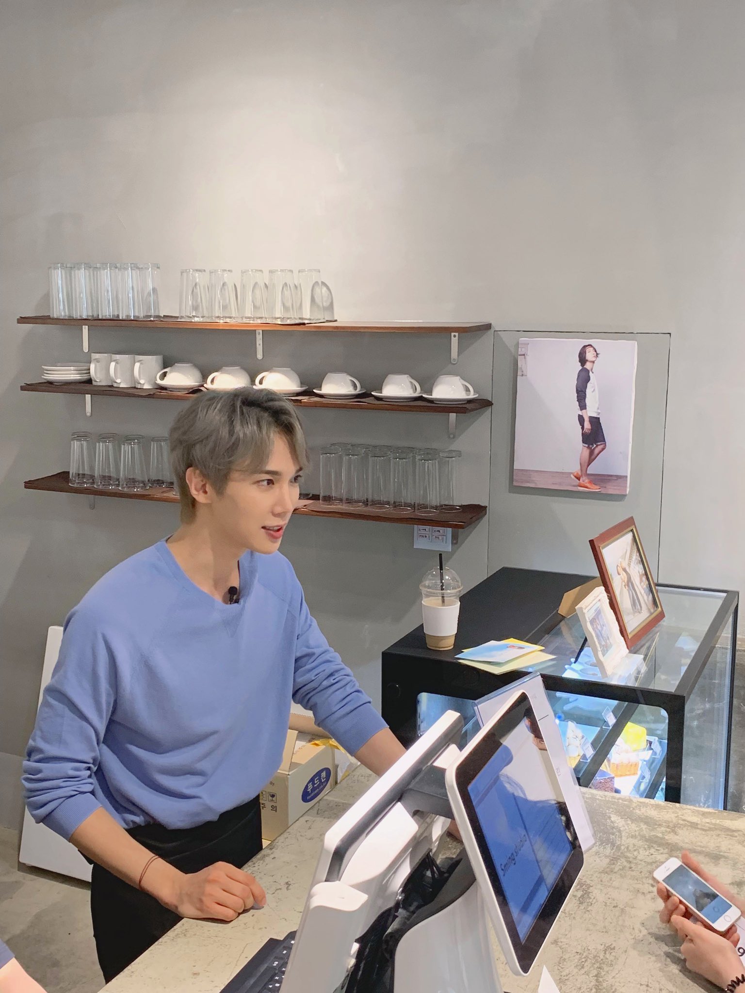 Behind The Scenes Of Jungmin'S Controversial Work - o735vjk