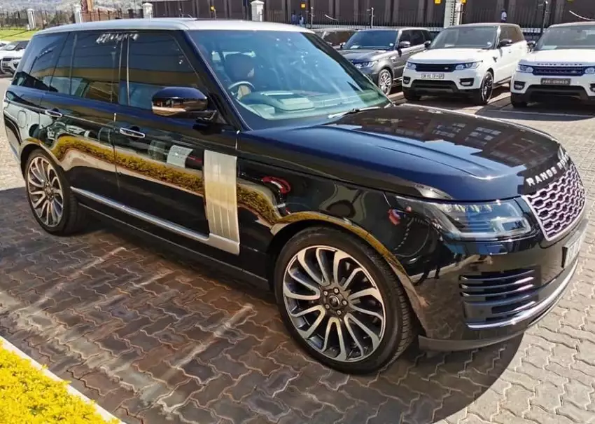 drivenrsa's tweet photo. 2018 Land Rover Range Rover Vogue SC
R 2,289,000
OH WOW!
5.0 Supercharged
Only 10,500kms
Black with terra cotta interior
Contact 0810626741 https://t.co/RDTIDp0rK5