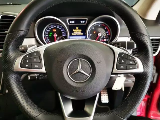 drivenrsa's tweet photo. 2017 Mercedes Benz GLE 350d 4Matic
R 889,000
A real ‘looker’
4Matic
Red with white/black interior
Only 28,000kms
Contact 0810626741 https://t.co/yIbmxzRpUW