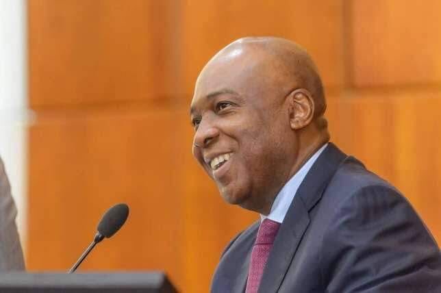 PrinceMattson01's tweet photo. Dr @bukolasaraki Is A Legend.
Age: 56
Medical Doctor
Bank M/D
P.A to the President
Governor 8yrs
@NGRSenate 8yrs
@SPNigeria 4yrs
Yet some people who are in their late 40s...living on @npower_ng & @Trader_Moni coming online to mock him.
#PoliticsLive #Legend #Saraki #NgSenate https://t.co/CpwzS6Jc7g