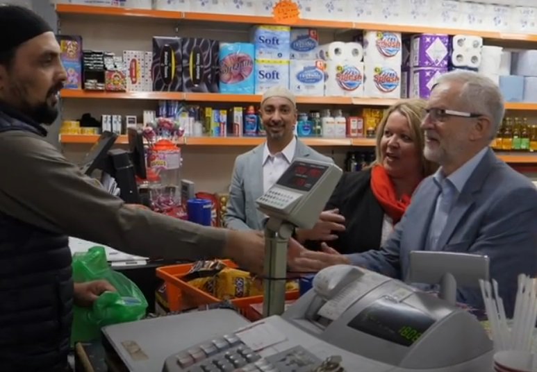 Jay_Beecher's tweet image. UPDATE: My article exposing the REAL reasons that Labour won the #PeterboroughByElection will be released tonight at 8pm with @politicalite Con men,intimidation,bribed EU migrants,dodgy posties,ethnic voting,postal vote fraud &amp;amp; more.Don't be like the @ElectoralCommUK and miss it.