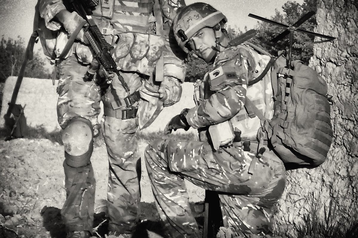 JohnnyMercerUK's tweet image. Ultimately, all war is personal. 9 years ago this morning LBdr Mark Chandler was shot in the face next to me in close quarter combat, and died in my arms. He was the type of man men aspire to be, the perfect soldier. I still think of him almost every day.