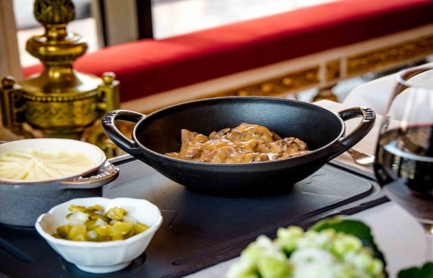 Have you ever heard of <a href="/CafePouchkine/">Café Pouchkine</a>? This Moscow institution has moved to #Paris since 2017. The restaurant, which is also a tea house and a pastry shop, organizes your gourmet #events for a unique Franco-Russian experience! > bit.ly/31i6ZJl