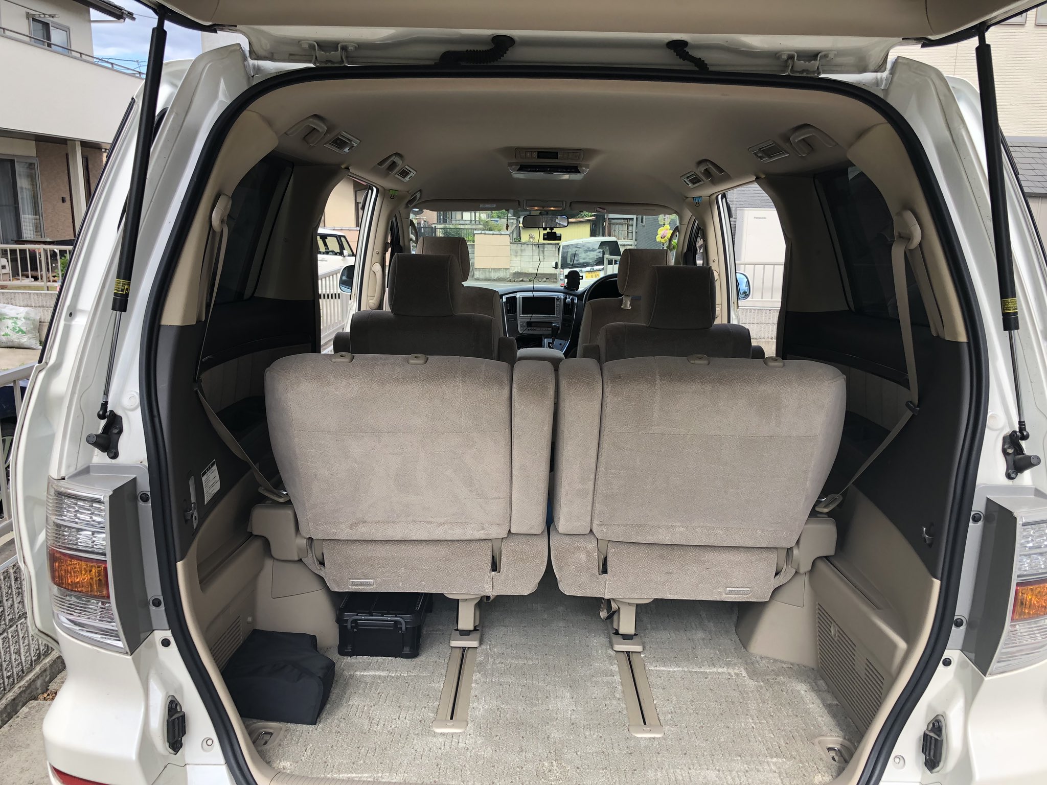 Twitter 上的 しんテク 来週末 仕事終わりで旅に出るので 車中泊仕様に変更中 アルファード 車中泊 イレクターパイプ 自作 T Co Osdzzjwc7f Twitter