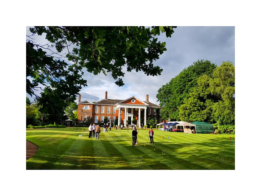 amesbelgravia's tweet photo. Wonderful evening at beautiful Trumpeters' House on eve of #opengardensquaresweekend @LDNGardensTrust for @SagaUK #Possibilities Members #keepdoing #opengardens #OGSW2019 #OGSW19 @OpenSquares #opengardensquaresweekend https://t.co/IbJnWpbWDq