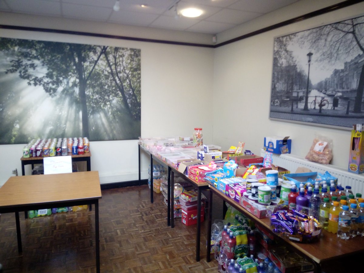 HanhamScarecrow's tweet photo. We have a tuck shop!
#HanhamScarecrowTrail https://t.co/HjtzGQjMCh