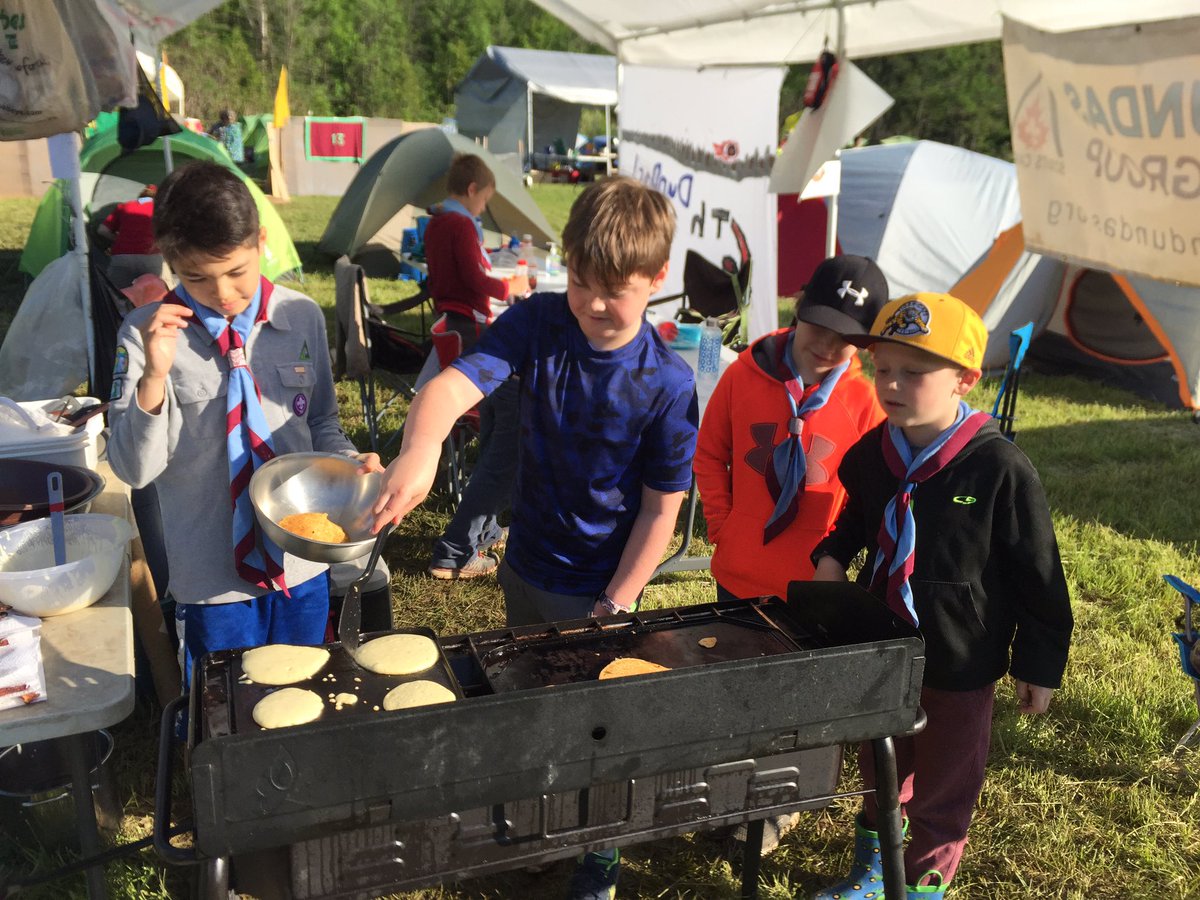 6thDundasScouts's tweet photo. Good morning from #cuboree! The pancakes and bacon are cookin’! #scoutsdostuff @ Camp Nemo https://t.co/7HTmyGcqXf… https://t.co/ZKAlwFb4II