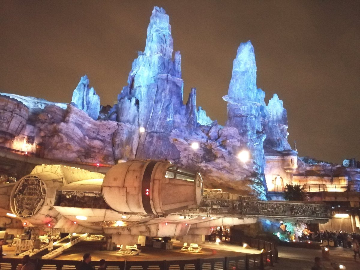 OurTutti's tweet photo. #IfImNotBackIn30Mins
Ask the #troopers...💥🛸
#StarWarsGalaxysEdge #GalaxysEdge #StarWars @Disneyland @VisitCA @visitanaheim @BrandUSA @visittheusa #Disneyland #CALove #visitcalifornia #visittheusa #visitanaheim #characterswanted https://t.co/f64gK3uRAZ