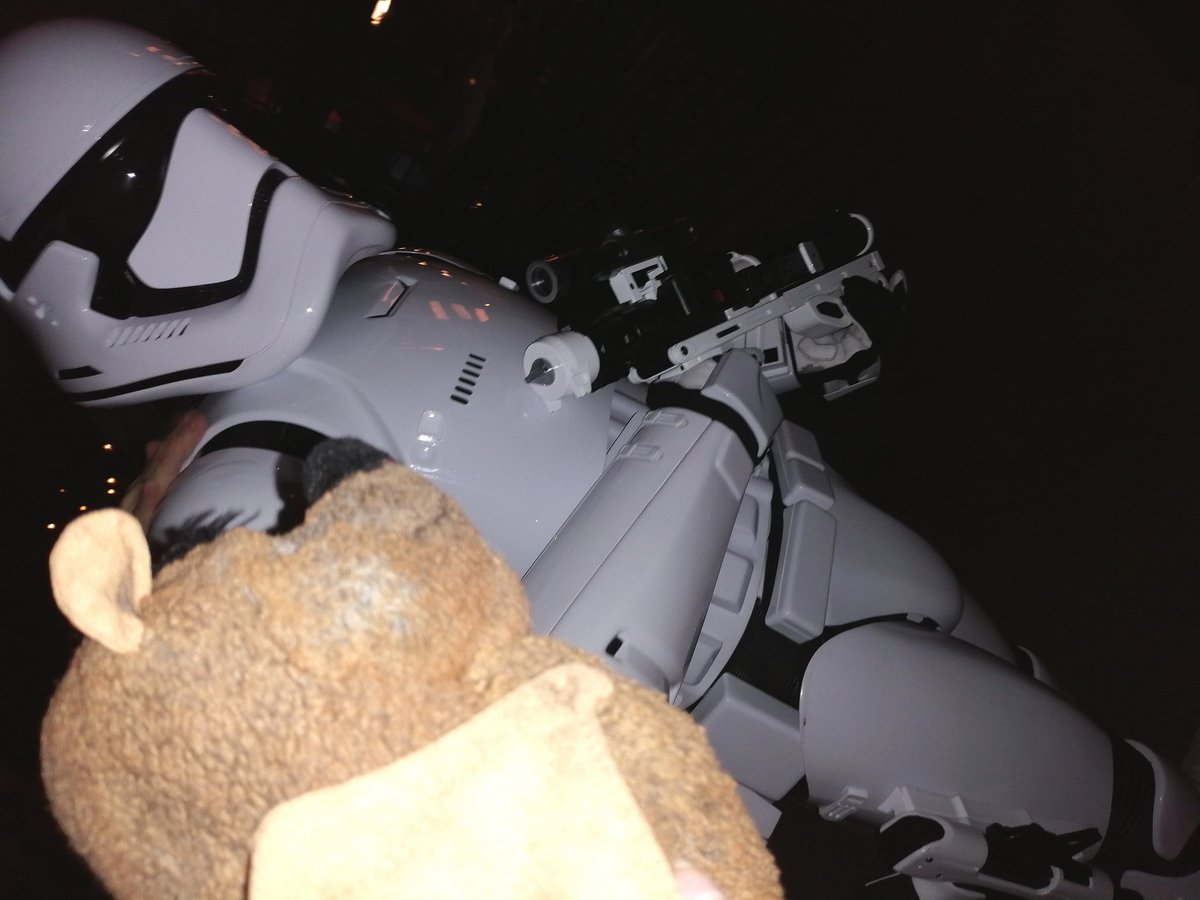 OurTutti's tweet photo. #IfImNotBackIn30Mins
Ask the #troopers...💥🛸
#StarWarsGalaxysEdge #GalaxysEdge #StarWars @Disneyland @VisitCA @visitanaheim @BrandUSA @visittheusa #Disneyland #CALove #visitcalifornia #visittheusa #visitanaheim #characterswanted https://t.co/f64gK3uRAZ