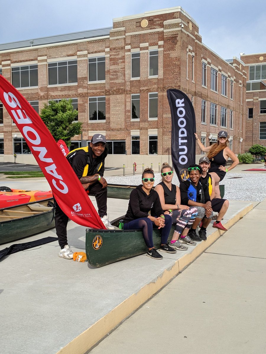 RecNParks's tweet photo. π€ Beautiful morning for #BaltimoreFloatilla! Our Outoor Rec Staff is at Hull St. Pier to rally in the 4th annual event. Today over 100 canoes and kayaks πΆ will take over the #innerharbor in support of the Bayβs health! https://t.co/nVDYHu6X2H
