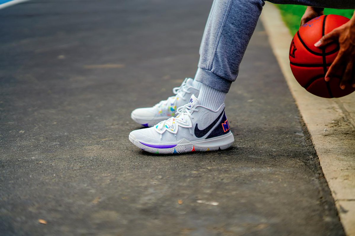 finish line kyrie 5
