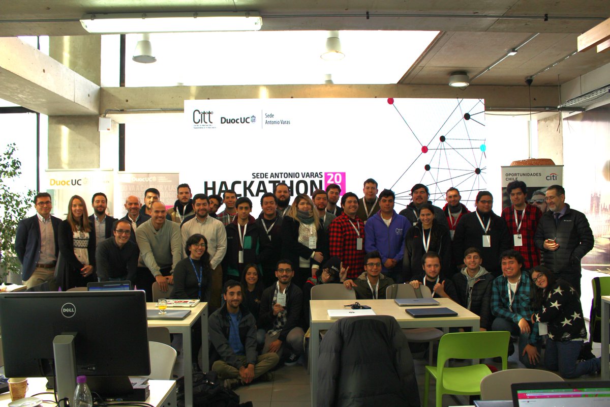 ClaudioAlcota's tweet photo. El @CITTDuocUC y la empresa @CitiCareers realizó la #HackathonCITT en @DuocUC,  los estudiantes trabajaron colaborativamente/multidisciplinar durante 11 horas seguidas. Buscamos potenciar competencias de empleabilidad y generar vínculos más estrechos y profundos con la industria https://t.co/GD9VjQXoep