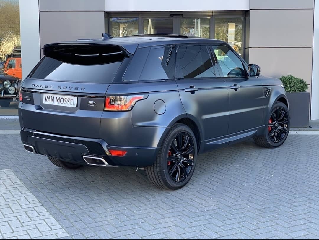 Van Mossel JLR tweet media