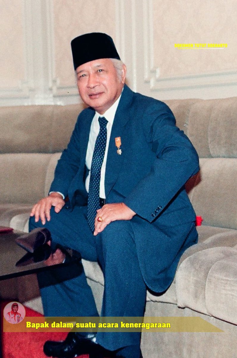 TututSoeharto49's tweet photo. Dengan sabar tapi tegas, bapak menjelaskan pada saya : “Yang dinamakan Demokrasi itu, bukan hanya sekedar kebebasan mengeluarkan pendapat, dan bukan pula sekedar kebebasan berbuat, DEMOKRASI YANG SEHAT MEMERLUKAN SIKAP MENTAL YANG DEWASA DAN RASA TANGGUNG JAWAB YANG BESAR, ... https://t.co/yAb8tlL1D1