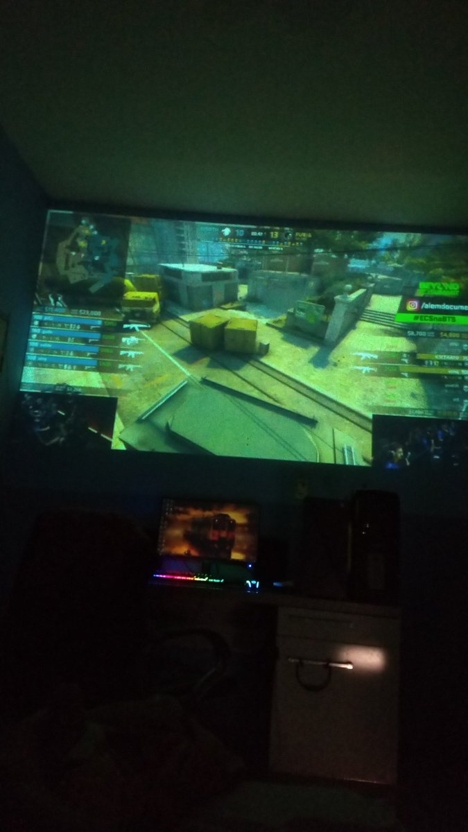 fernandopbk's tweet photo. Em casa assistindo essa grande transmissão, manda um salve pra galera do Dragons Team aqui da cidade de Linhares-ES..... GoGoGo @furiagg e Roger That #ECSnaBTS https://t.co/JZss2myNLD