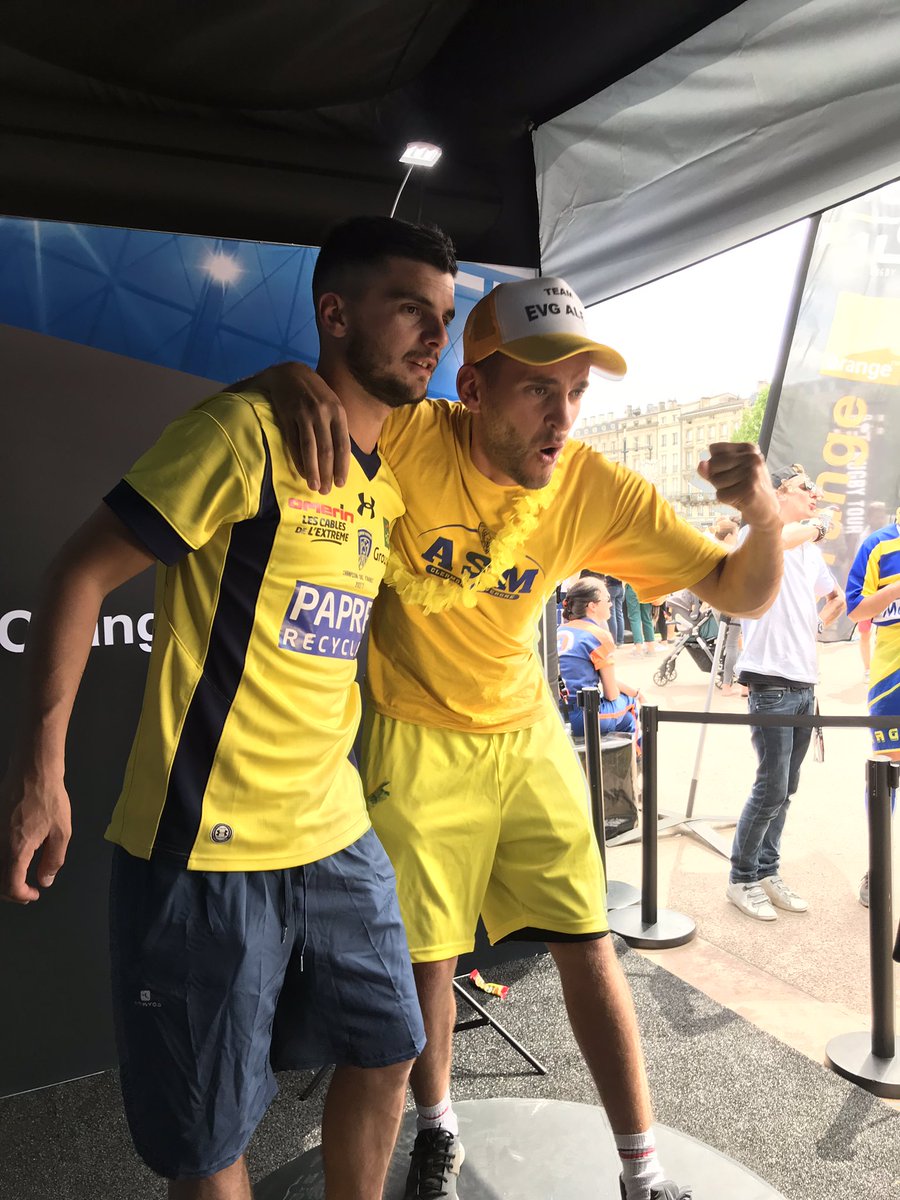 TeamOrangeRugby's tweet photo. En direct du #TOP14TOUR de Bordeaux ! 🏉  
Venez participer à nos animations pour tenter de gagner de nombreux cadeaux ! 🎁 https://t.co/zoaQyKQzyg