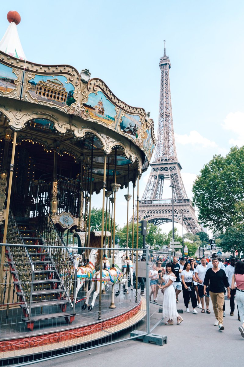 横田 裕市 写真家 A Twitter エッフェル塔とメリーゴーランド 妻はずっと可愛い恋人 In Paris 横田 裕市 写真家 A Twitter エッフェル塔とメリーゴーランド 妻はずっと可愛い恋人 In Paris