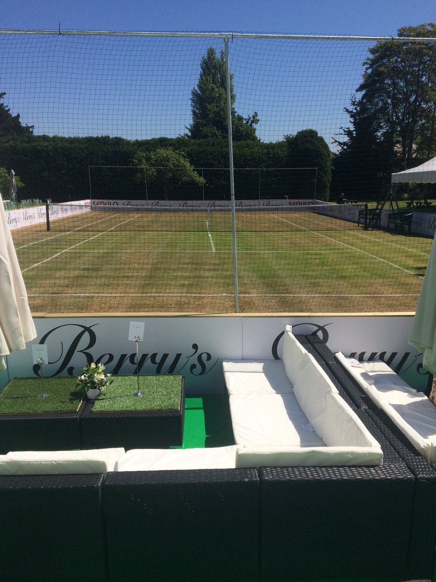 PaulMillerNCG's tweet photo. Not long now until ⁦@BerrysTennis⁩ - weather last year was amazing - fingers crossed it will be like this in a couple of weeks https://t.co/2T09DdkmNp