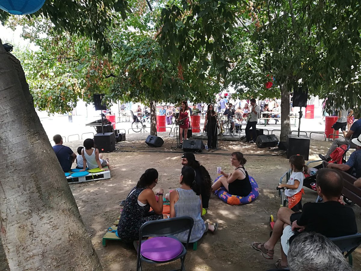 bryjimen's tweet photo. El caràcter popular de la @SaligardaLG fa que sigui imprescindible que se celebri a la Plaça del Silenci. Una aposta de mínims que a la vegada és el nostre màxim. O Plaça del Silenci o Plaça del Silenci. No hi ha més opcions! 

#404Saligarda https://t.co/v8DYVkHvCp https://t.co/nZdH3DEaya