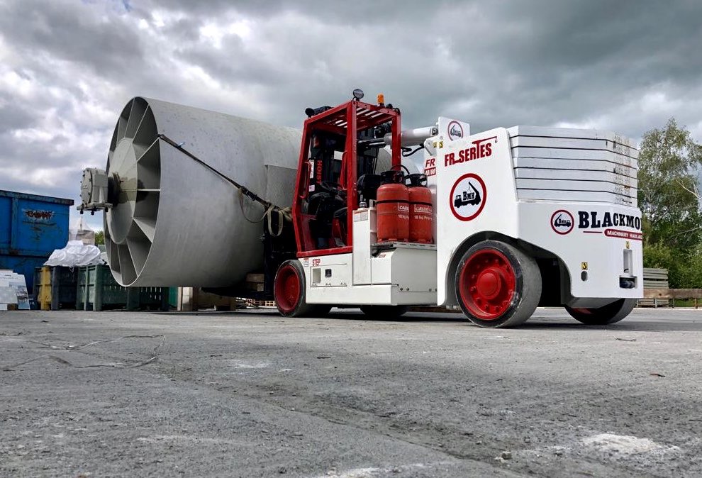 The 40/60 forklift out last week, with a 27,000kg lift capacity