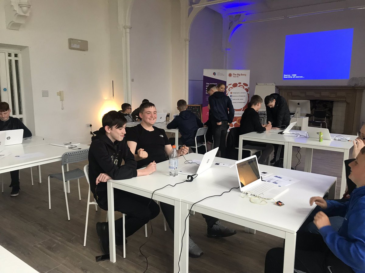 This morning we are coding with <a href="/gemmaneams/">Gemma Sayers</a> a #microbit and thinking about the uses of coding in everyday life. Firstly students have been testing their reactions.... <a href="/Ri_Science/">Royal Institution (now on Bluesky)</a> #STEM