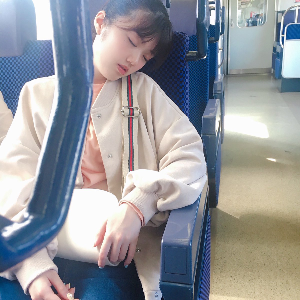spspring1234's tweet photo. みなさんお待たせしました。かわいいのおすそ分けです。

😴長江里加 寝顔コレクション😴 https://t.co/Zw8k8qYRQA
