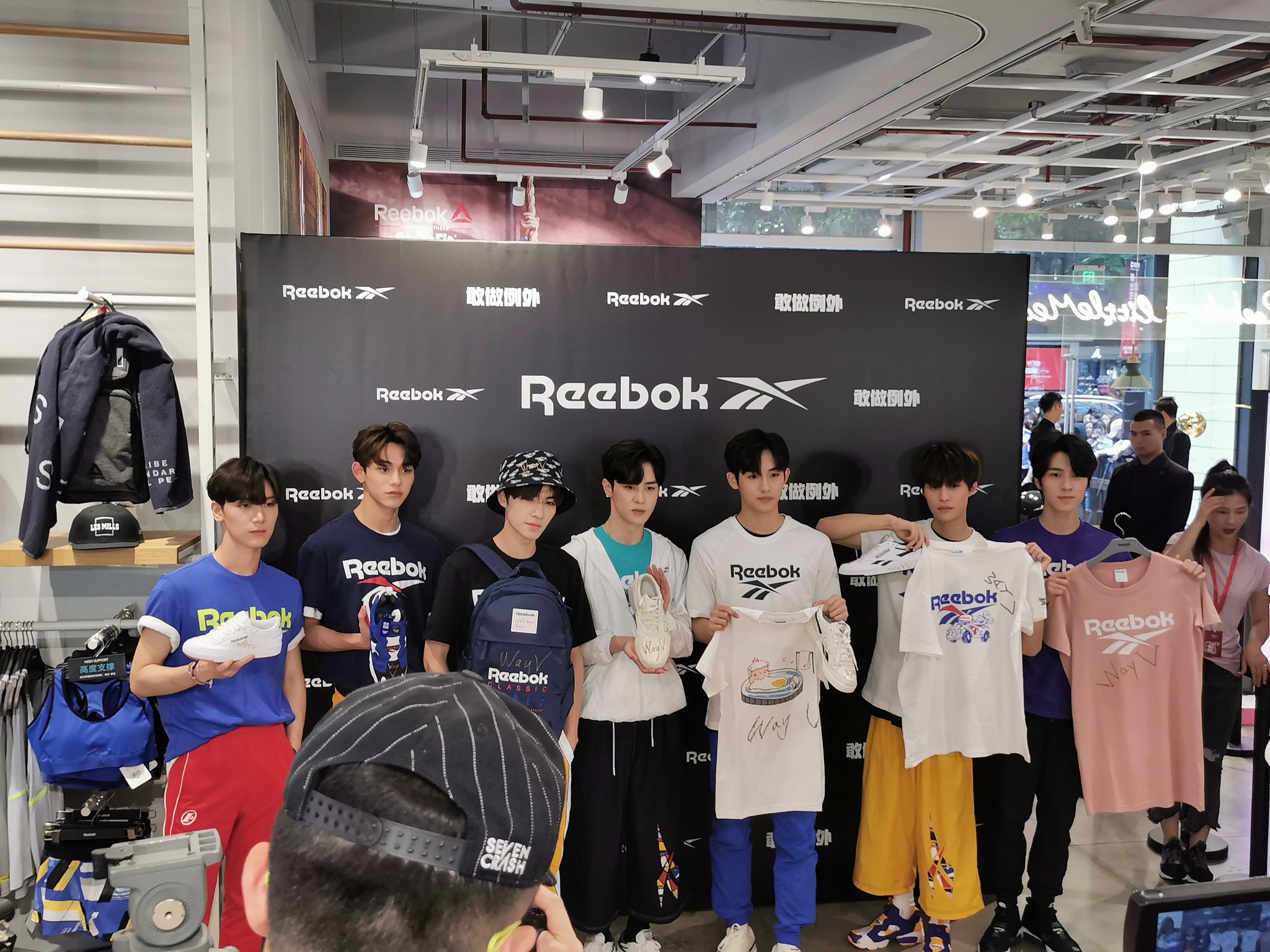 reparatie september politicus NCT DREAM CENTER on Twitter: "190608 WayV @ Reebok event in Shanghai  (KIKS官方微博 https://t.co/s5mPaeN3kr) @WayV_official @NCTsmtown  https://t.co/PoQYyawQj4" / Twitter