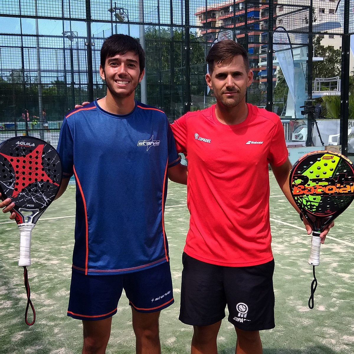 vamospadel's tweet photo. Ya tenemos las dos primeras parejas que pasan a cuartos del #Abs6000SanMiguel
#JaviBravi
#MarioDelCastillo
#ÁlvaroCañasveras
#JoséOsete
#vamospadel https://t.co/jZlxIPVifD