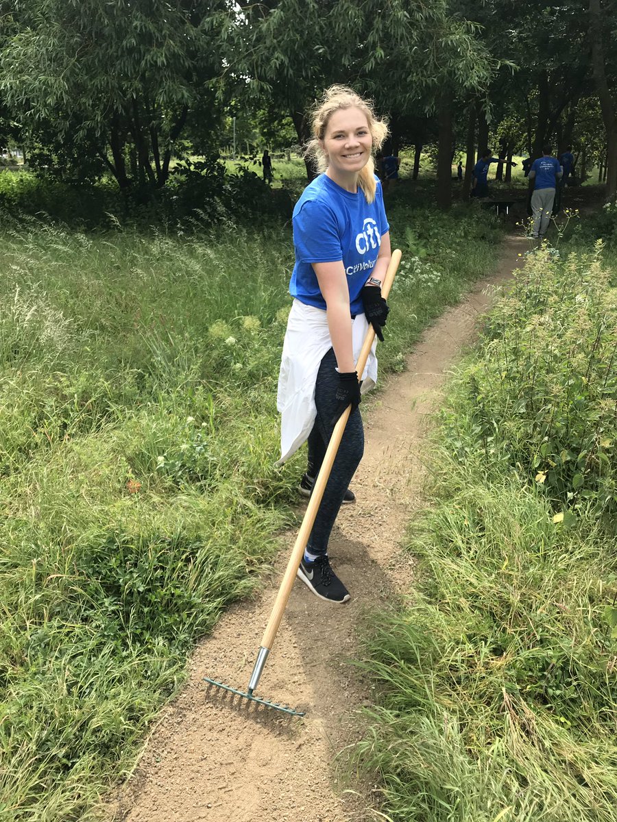 KimKMosley's tweet photo. It’s @Citi Global Community Day! #CitiVolunteers are hard at work in #London at @MILEENDPARK, weeding, laying gravel and making the park more useful and beautiful for the community! Great to have our new EMEA CEO David Livingstone lending a hand (and shovel!). https://t.co/pM6FzwDwP4
