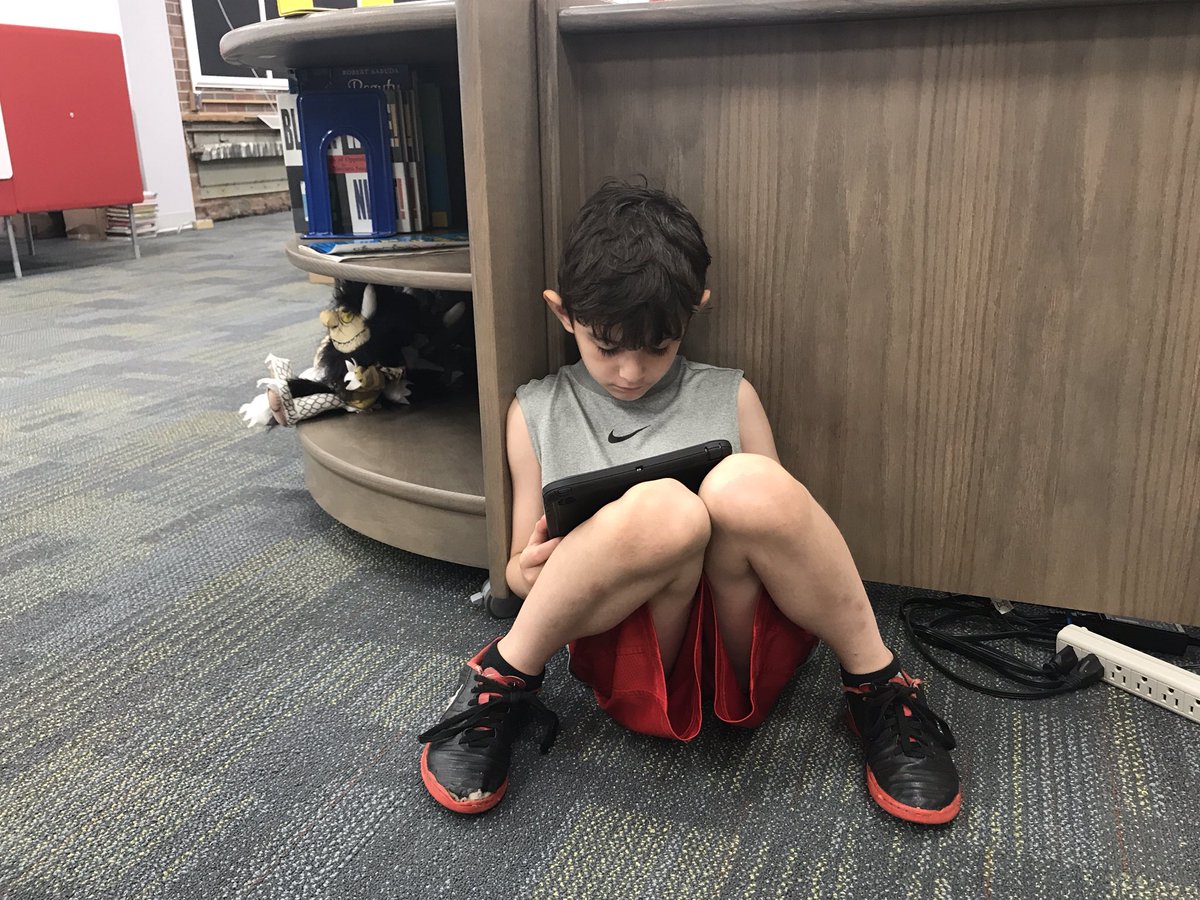 patriciaeyer's tweet image. @WOSnews  #libraryWOS welcomed Ss into the newly renovated space #findanook #readabook #reunited ❤️📗📘📙📕