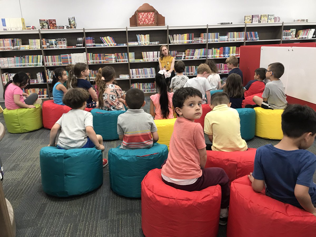 patriciaeyer's tweet image. @WOSnews  #libraryWOS welcomed Ss into the newly renovated space #findanook #readabook #reunited ❤️📗📘📙📕