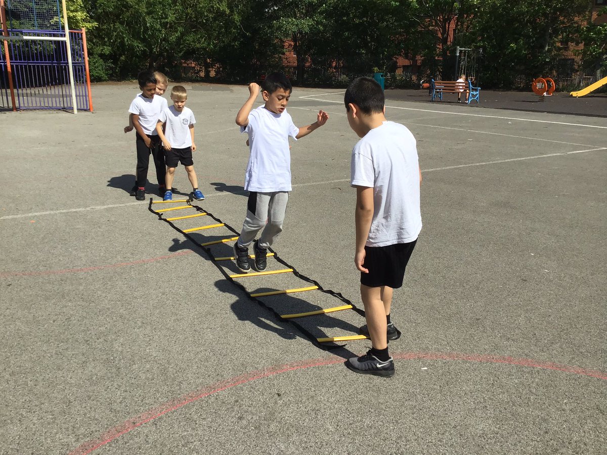 primary_rendell's tweet photo. 3KL took advantage of warm weather last week practising #jumping in variet of ways #outsidePE #challenge 🌞 https://t.co/mQRlDOHmSs