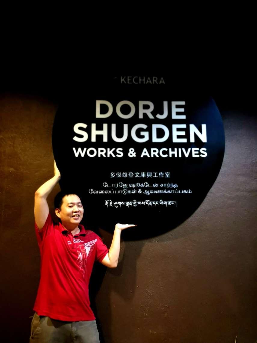 LimSofi's tweet photo. #Time 4 #Selfie wt #Trendy #DorjeShugden #signs! #Official #Shugdenpas & #proud of it. #Legacy of #lineage #forallmankind.
https://t.co/oEKkvWXVfP
#TsemRinpoche #Dharma #LineageMatters #blessed #DalaiLama #Tibet #Tibetans #rangzen #kadampa #China #enlightenedmaster #Time2Rise https://t.co/hIERMhXbip