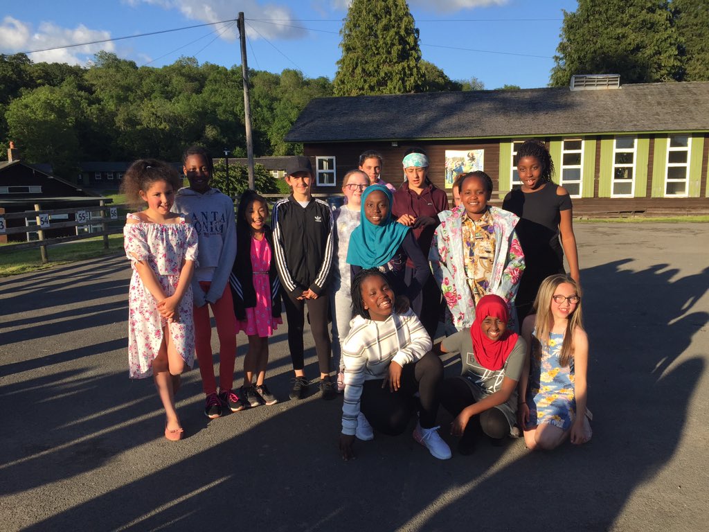 MrsAPritchard's tweet photo. Disco 💃🏽 @NewParkPrimary @NewparkPCM https://t.co/pNKt28mtbK
