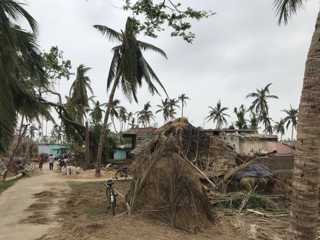 SurajitTweet's tweet photo. #CycloneFaniAftermath #CycloneFani https://t.co/WF5xmrFAcc