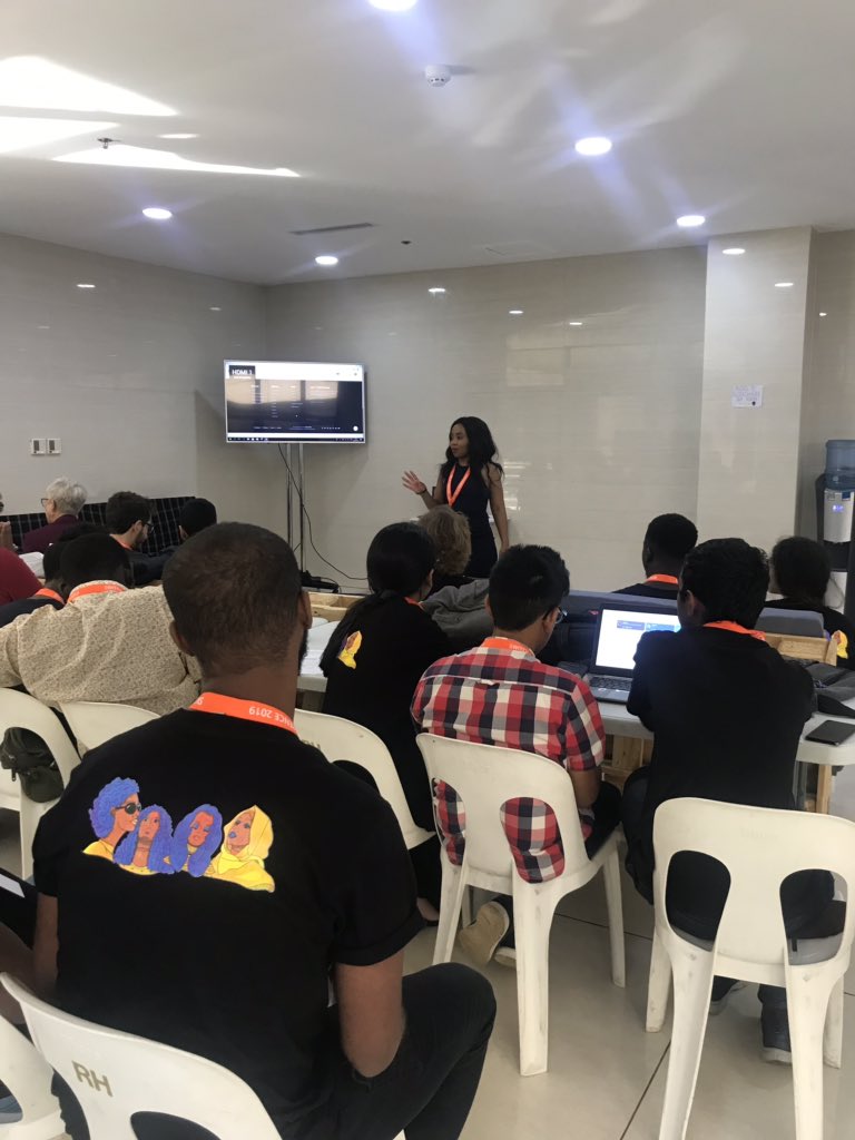 SWITCHMauritius's tweet photo. Breakout sessions are currently happening in different rooms with workshops on #AI, #AWS, #Blockchain &amp; #MentalHealthAwareness in Software engineering.

#SwitchConf19 #SwitchLevels #TechingOver https://t.co/ZAG6uEcwPP