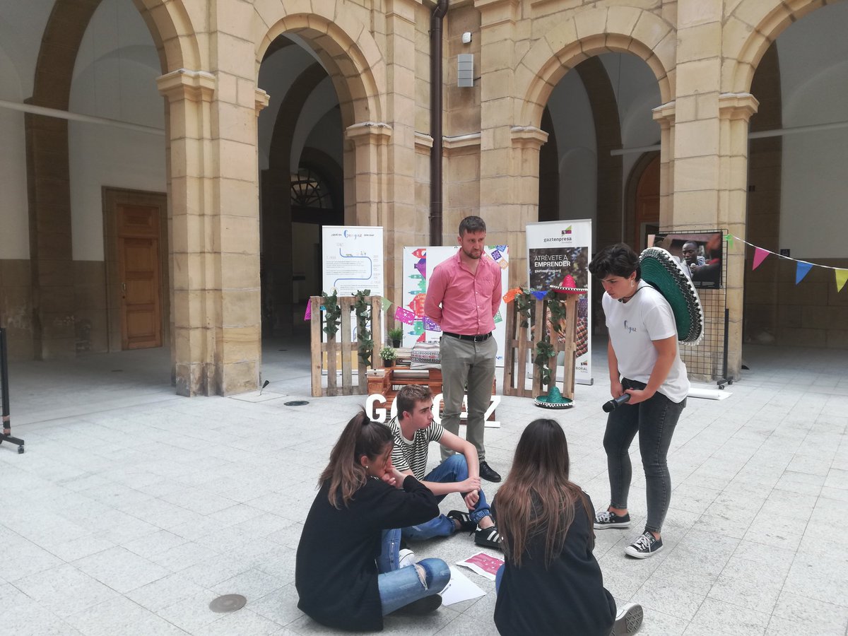 Ahora mismo #ODS #emprendimiento y muchas ideas en <a href="/deusto/">Universidad Deusto - Deustuko Unibertsitatea</a> <a href="/IngDeusto/">Deusto Ingeniería</a> <a href="/DeustoFabLab/">Deusto FabLab</a> <a href="/deustoEmprende/">Deusto Innovación y Emprendimiento</a> con <a href="/GoogazBizkaia/">Googaz</a>