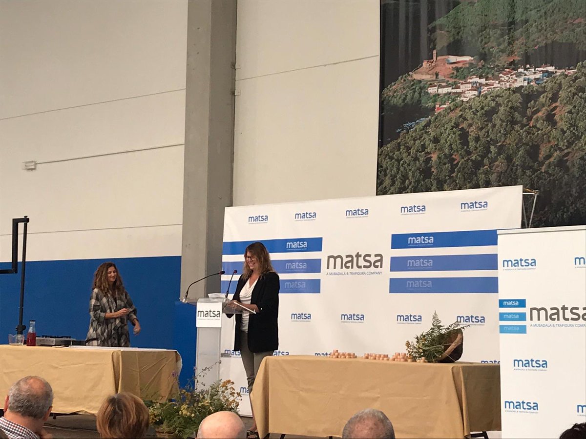 aytoalmonaster's tweet photo. Ayer fue presentada en #Almonaster La Guía Etnobotánica elaborada por Matsa con los saberes populares de la Sierra y el Andévalo. https://t.co/s2p79EDJwK