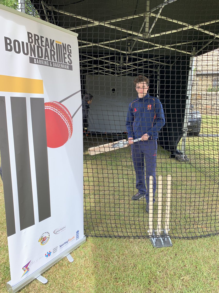 gillan0805's tweet photo. @Sawhno @bboundariesuk Sam our coordinator all set up with @BatfastCC at @lbbdcouncil Barking Folk Festival -  come down and have a go https://t.co/9UPOIffMGW