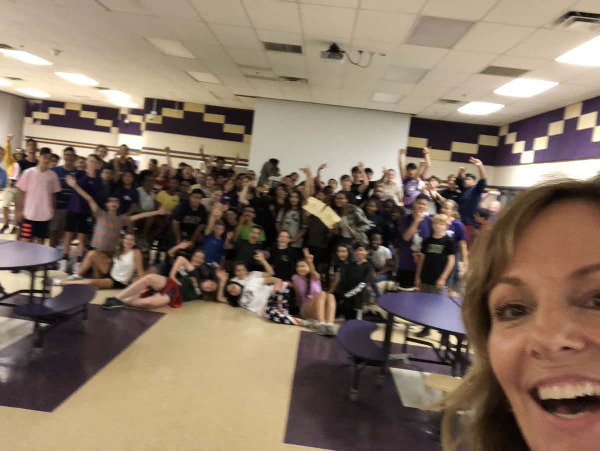 Mrs. Cherington tweet media