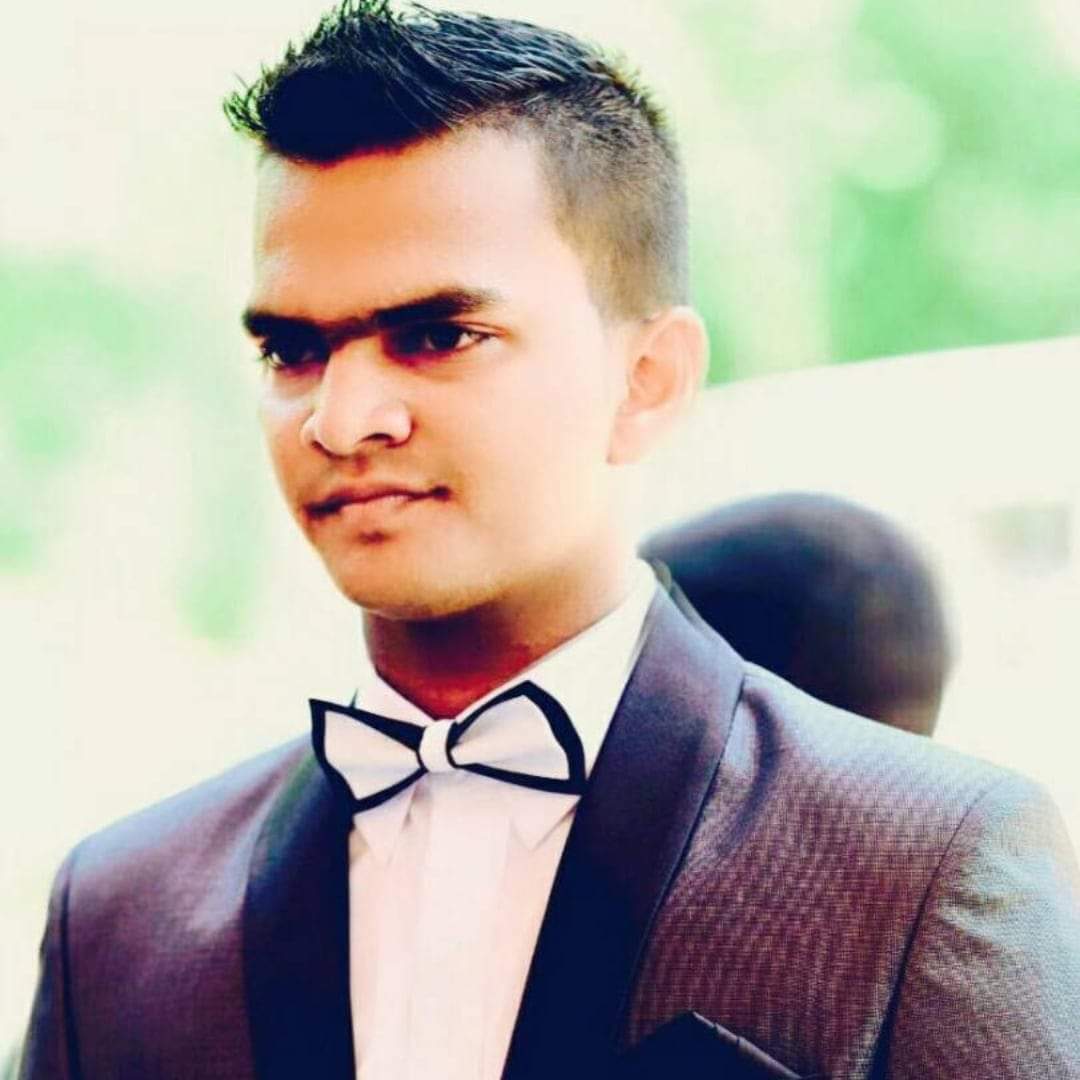 Mrtandel05's tweet photo. @AnantkumarH  @RV_Deshpande 
This is my friend jolly fernandis 
He had lots of dreams for his future.
He was a gem of person. We lost him in road accident he couldn't get the proper medical aid in the town.
#WeNeedEmergencyHospitalInUttaraKannada 
#justiceforjolly https://t.co/6gXNQOya13