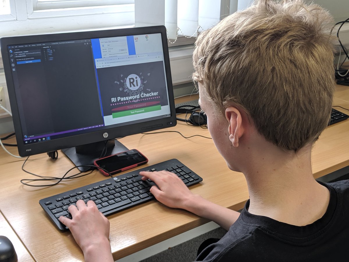 Amazing web dev <a href="/Ri_Science/">Royal Institution (now on Bluesky)</a> Masterclass from Philip <a href="/Eton_College/">Eton College</a> today <a href="/LPSchool/">Sishubari LP School</a>.  Great to welcome <a href="/QASCaversham/">Queen Anne's School</a> <a href="/TDS_COMPTON/">The Downs School</a>, The Abbey, <a href="/TheHoltSchool/">The Holt School</a> <a href="/WillinkSchoolUK/">The Willink School</a>  #coding #compsci <a href="/CompAtSch/">Computing at School</a>