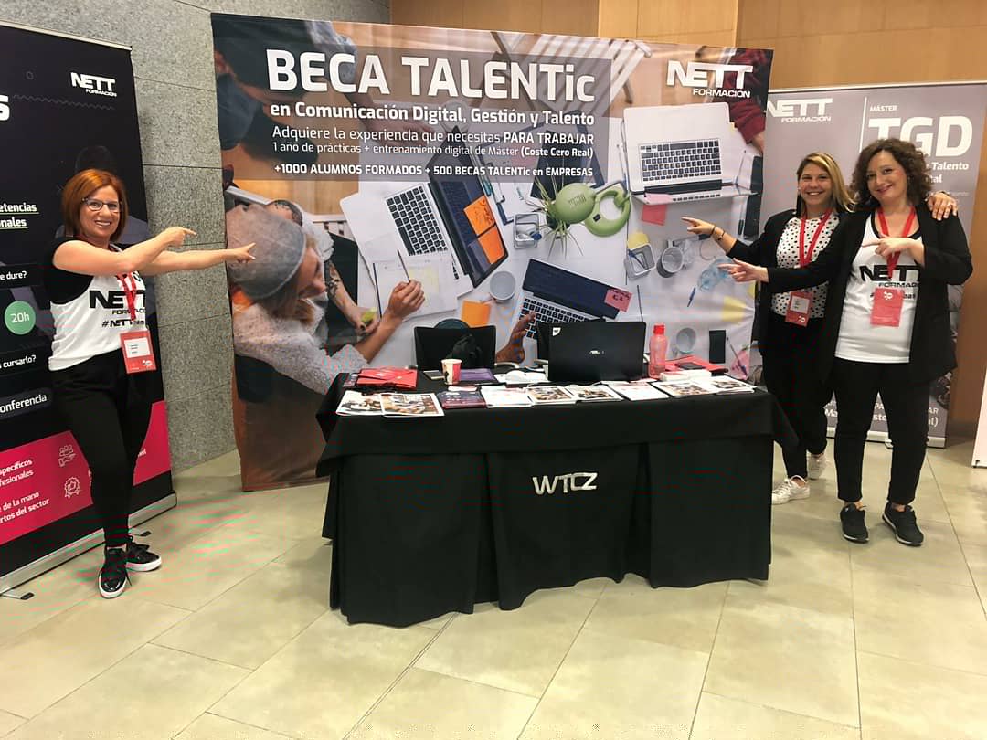 NettDigital's tweet photo. Nuestra direc @laratejeda y orientadoras de empresas y alumnos #CarmenAbadia #IsabelVillacampa al pie del cañón en @cwzgz informando a empresas y #TalentosDigitales sobre #BecaTALENTic #MasterMPD y #MasterTGD 💪 además seguiremos con mucho #NETTworkingCW con @PilarAraguesU #CW19 https://t.co/Y0goberMd4